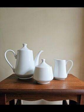 Ceramic Tea Set - Teapot, Sugar Bowl & Creamer‎